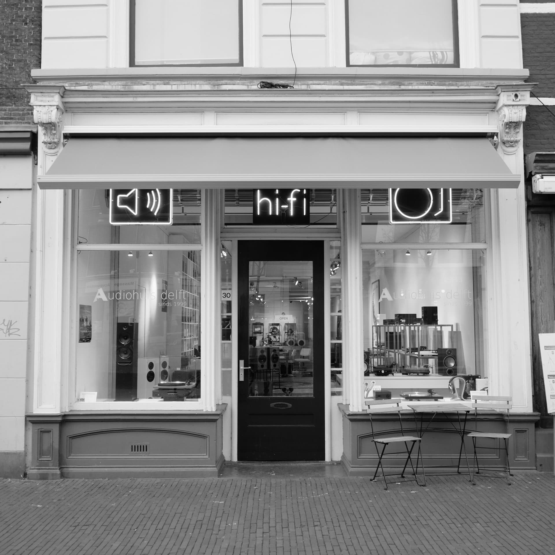 De winkel van Audiohuis Delft in de Delftse binnenstad